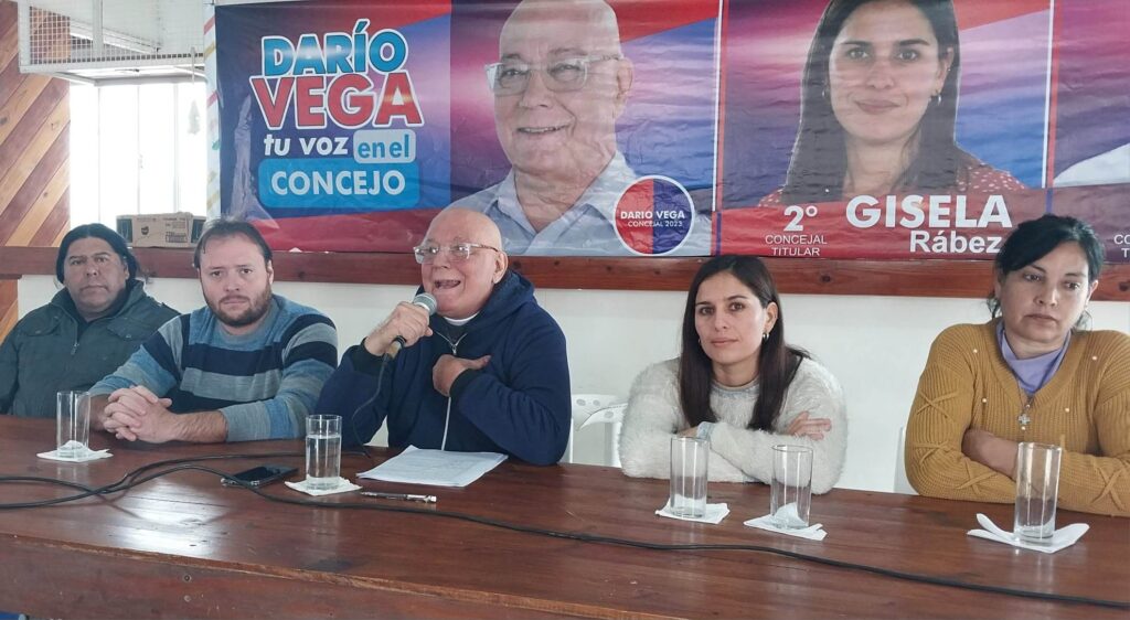 DARIO VEGA Y GISELA RABEZ REALIZARON LA PRESENTACION OFICIAL DE LA LISTA A CONCEJALES