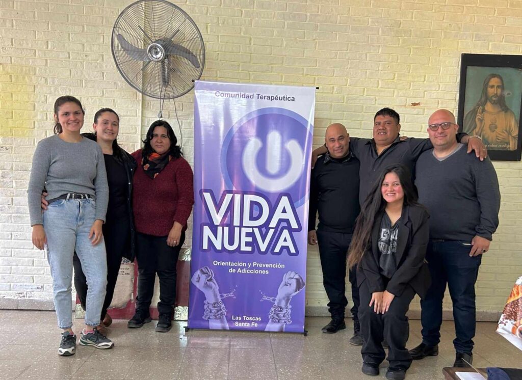 LA COMUNIDAD TERAPEUTICA VIDA NUEVA BRINDO UNA CHARLA SOBRE PREVENCION DE ADICCIONES EN LA ESCUELA DE CAMPO FIANT