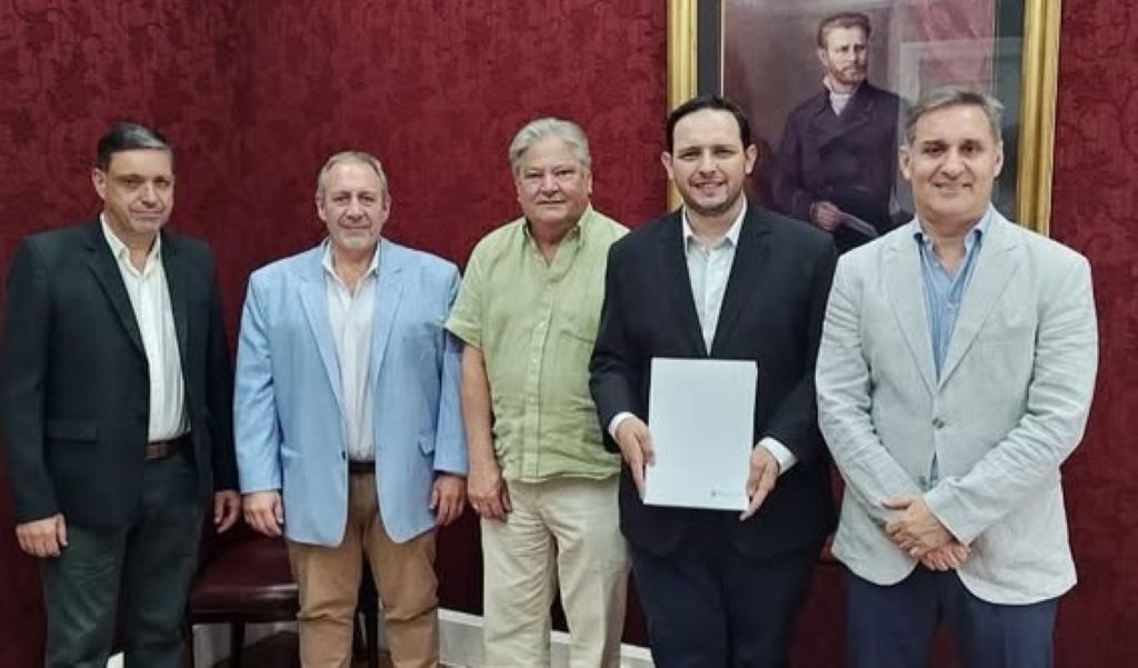 EL MUNICIPIO DE VILLA OCAMPO FIRMO CONVENIO PARA EL USO DE LAS CASAS DEL BANCO DE SANTA FE