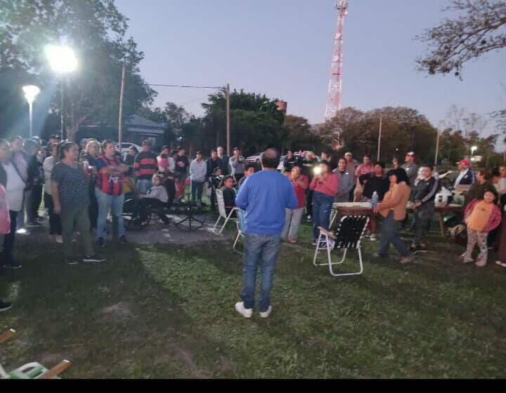 EN TARTAGAL, EL PRESIDENTE COMUNAL NELSON ELHAM SOLO REUNIÓ 40 PERSONAS EN UNA MARCHA PAGADA CON VALES DE CARNE