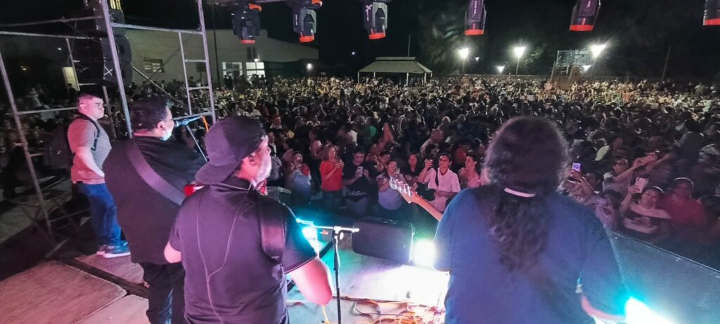 MÁS DE 3.500 PERSONAS COLMARON EL CLUB SOCIAL EN EL PRIMER FESTIVAL SOLIDARIO DE LA FUNDACIÓN IGNACIO DELSSIN